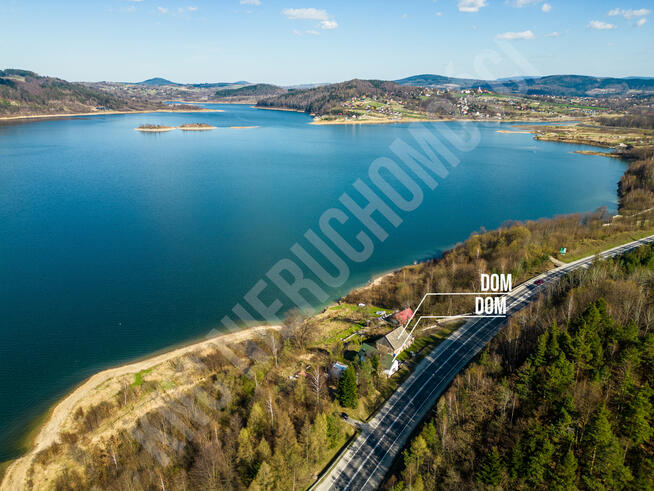 Budynki z widokiem na Jezioro Mucharskie
