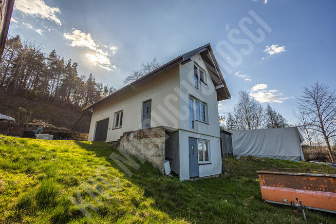 Budynki z widokiem na Jezioro Mucharskie