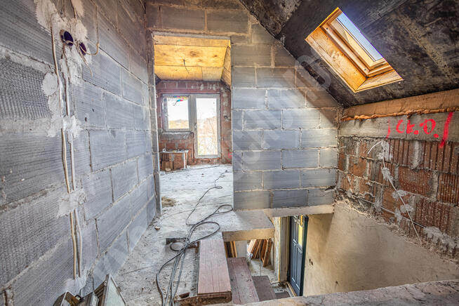 Budynki z widokiem na Jezioro Mucharskie