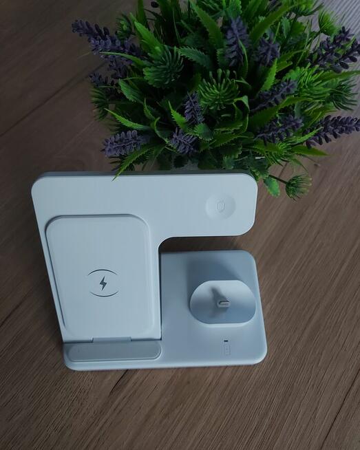 Wielofunkcyjna bezprzewodowa podstawka ładująca 3 w 1