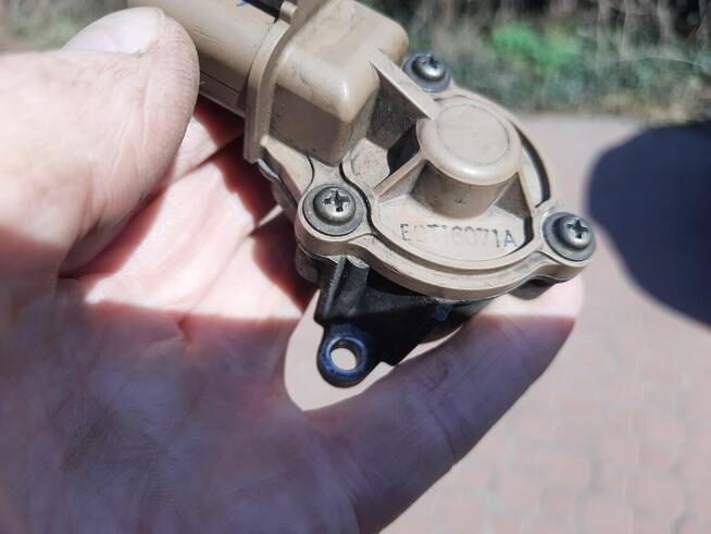 Silnik krokowy E9T16071A Nissan Maxima A32