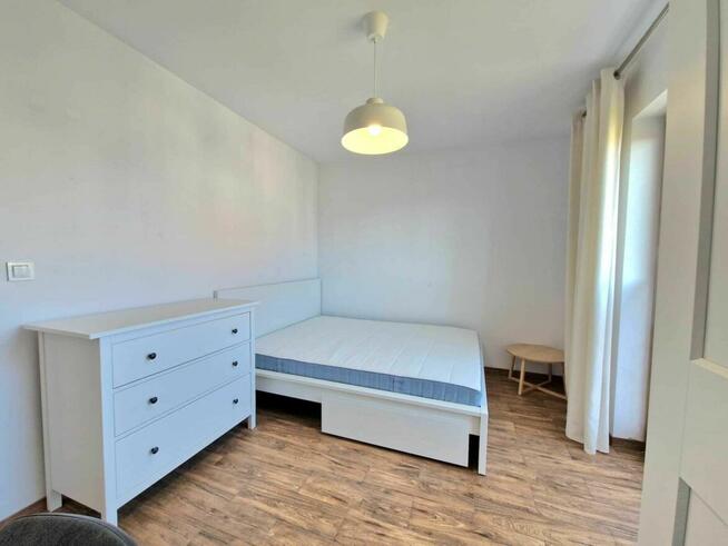 Pokój z balkonem, bez pośredników