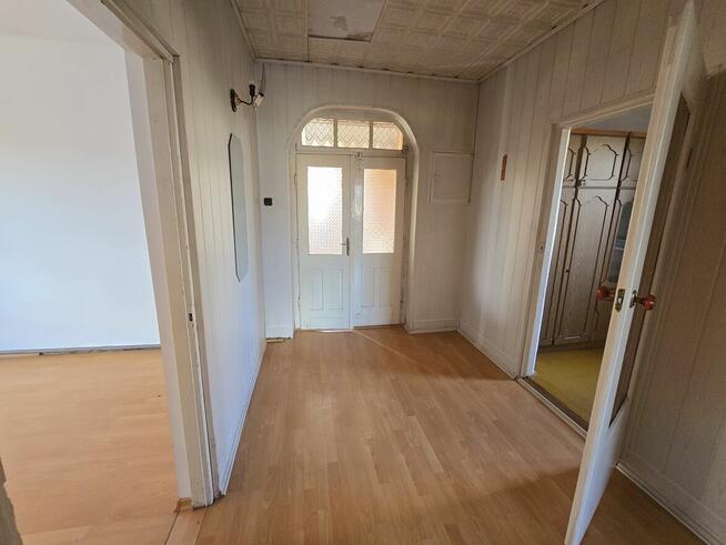 Żelisławice gm Siewierz dom z budynkami gospodarczymi