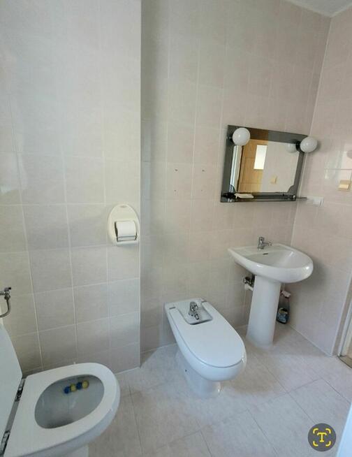 Dom na sprzedaż w Krośnie. Lokal mieszkaniowy lub usługowy.