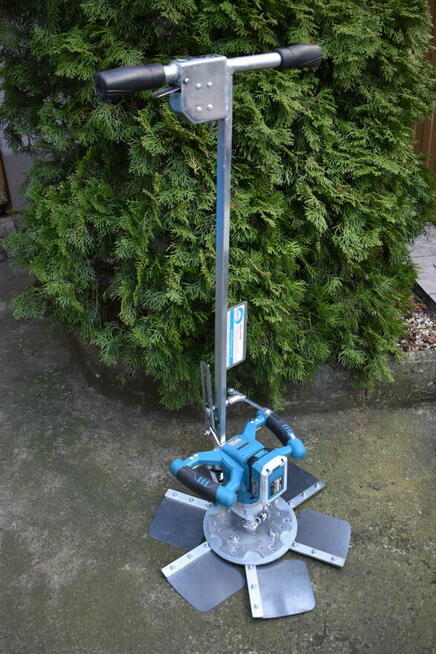 Lekka zacieraczka akumulatorowa