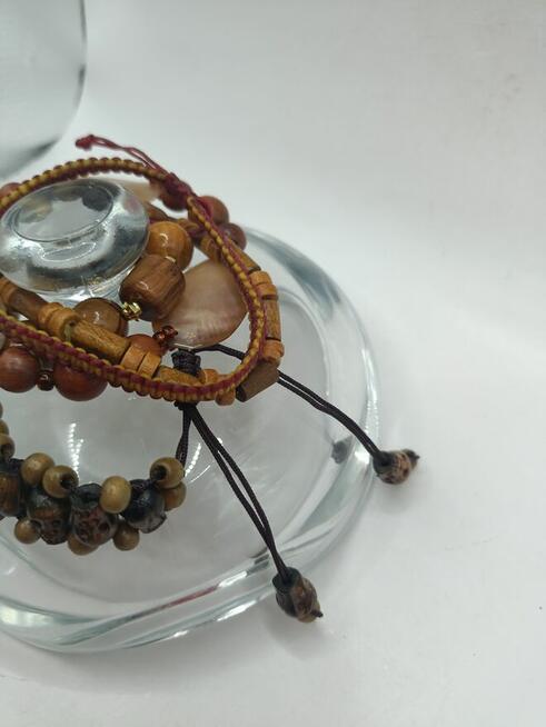 Biżuteria zestaw pięciu bransoletek brązowych