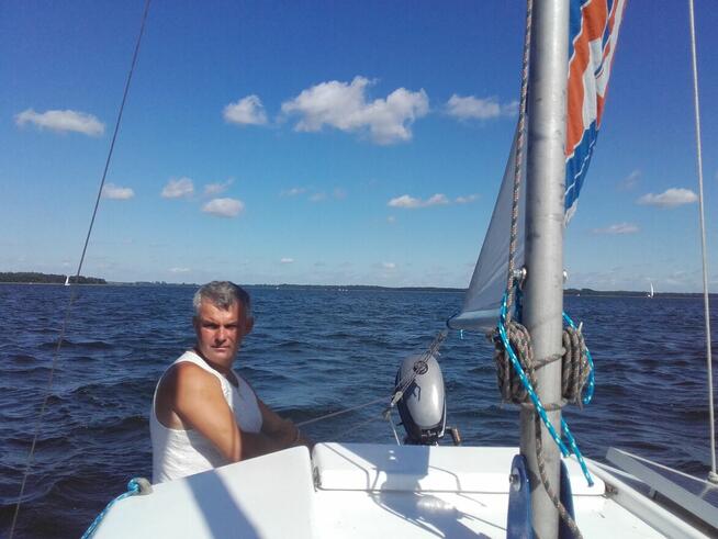 Żaglówka - łódż BEZ 2 kabinowa