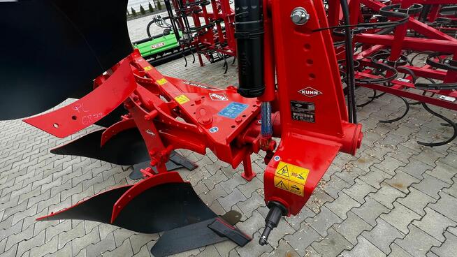 Pług obracalny zawieszany MASTER 103