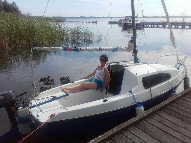 Żaglówka - łódż BEZ 2 kabinowa