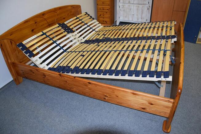 łóżko sosnowe z nowymi materacami