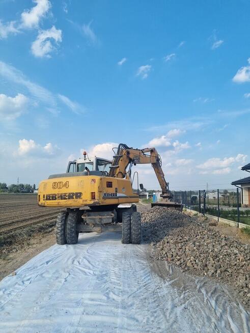 Wykopy niwelacje terenu usługi