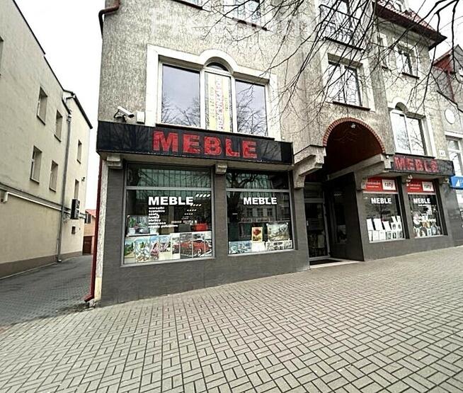 Na wynajem 3 piętra w budynku handlowo-usługowym