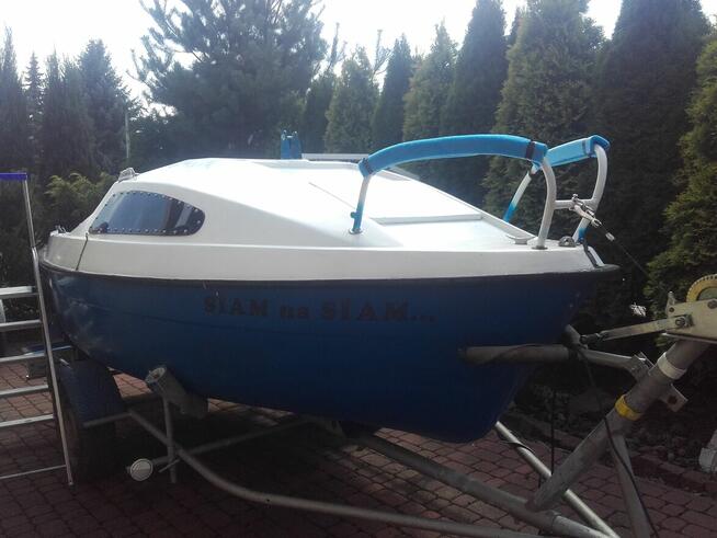 Żaglówka - łódż BEZ 2 kabinowa