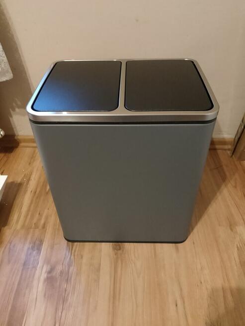 Stylowy dwukomorowy kosz na śmieci