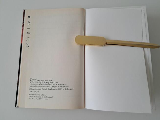 Książka „Warstwy wszechświata” T. Pratchett, do sprzedania