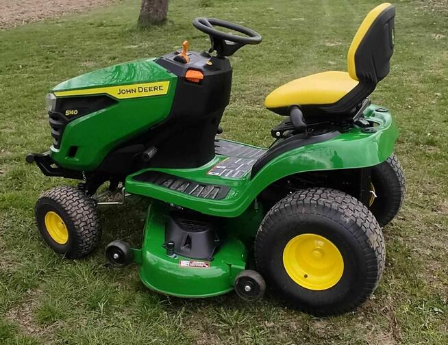 Traktorek kosiarka NOWY John Deere S140 22 HP Husqvarna