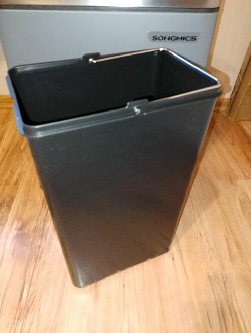 Stylowy dwukomorowy kosz na śmieci