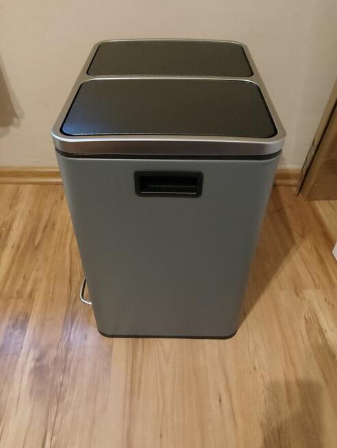 Stylowy dwukomorowy kosz na śmieci