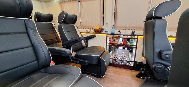 Wynajem busów i autokarów Warszawa , wynajem busa VIP