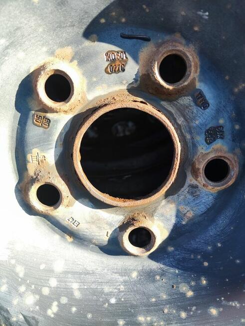 koła stalowe 15 VW Golf V, komplet 4 sztuki na zimówkach