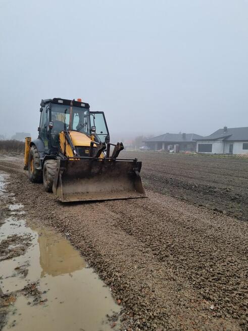 Wykopy niwelacje terenu usługi