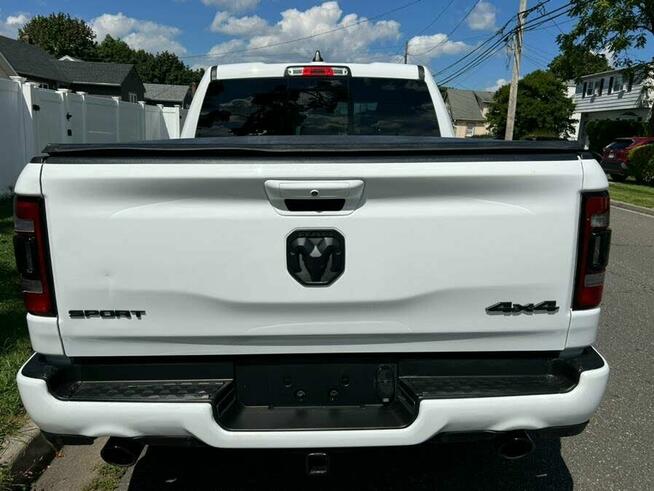 Ram 1500 Sport crew cab 4wd