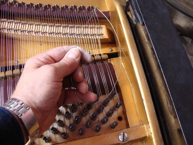 Strojenie pianin, fortepianów, klawesynów