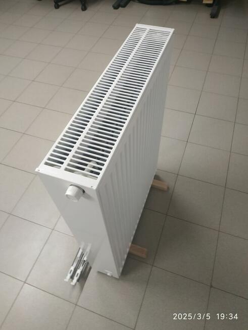 Sprzedam grzejnik pokojowy trzypłytowy Purmo Ventil Compact