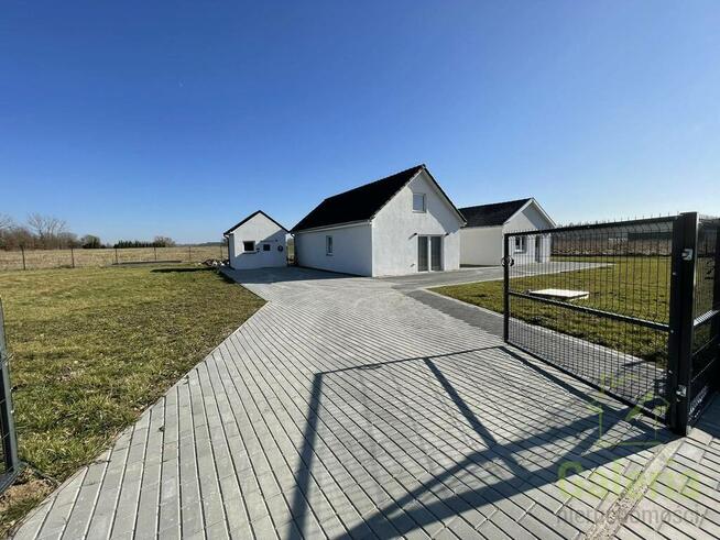 Działka z domami letniskowymi k. Międzywodzia