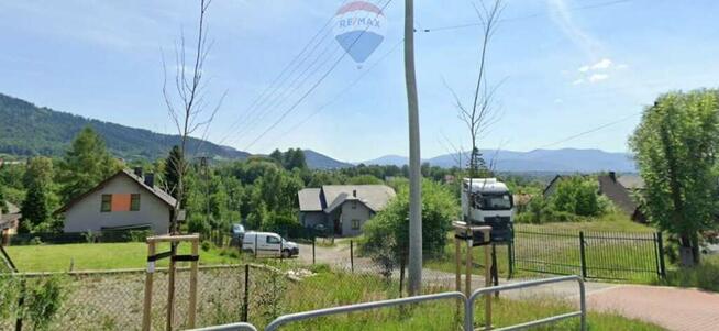 Przy głównej drodze, gotowy parking