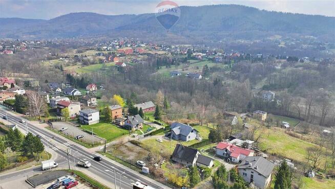 Przy głównej drodze, gotowy parking
