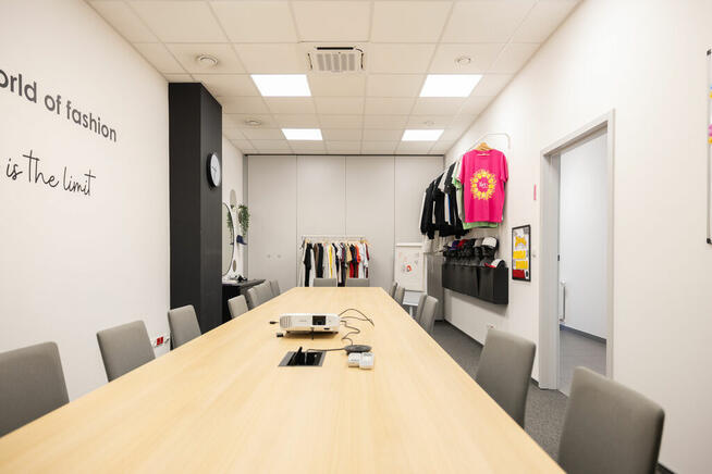 Obiekt biurowy*Hala produkcyjna*Klecina/ul.Targowa