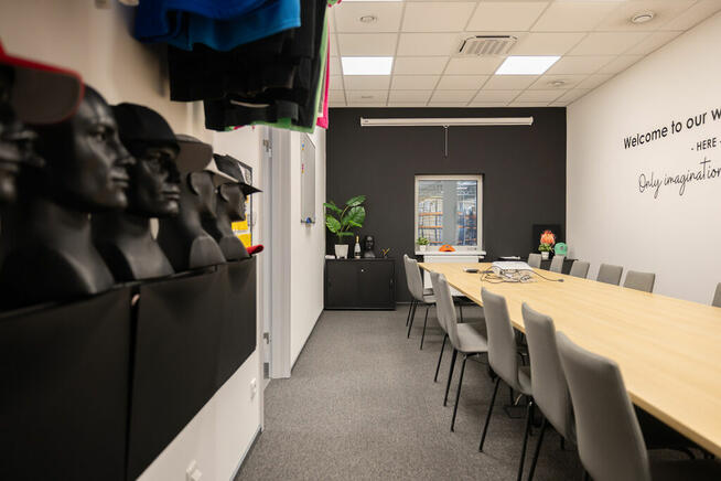 Obiekt biurowy*Hala produkcyjna*Klecina/ul.Targowa