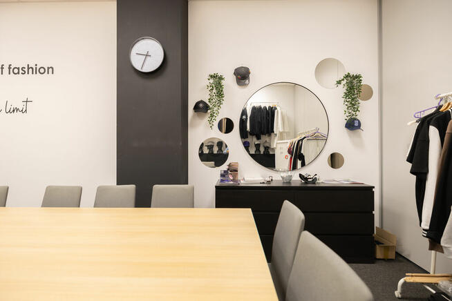 Obiekt biurowy*Hala produkcyjna*Klecina/ul.Targowa