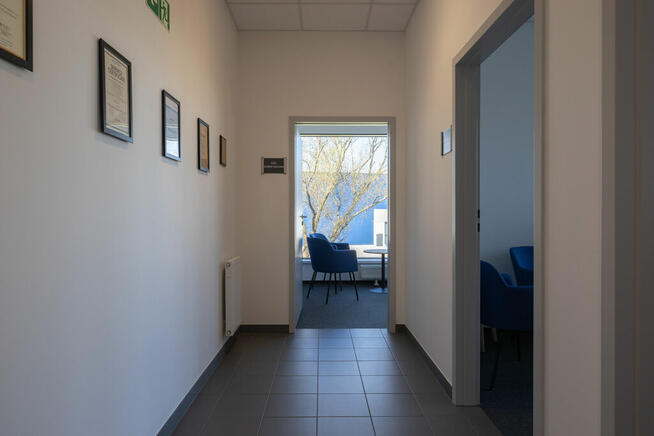 Obiekt biurowy*Hala produkcyjna*Klecina/ul.Targowa