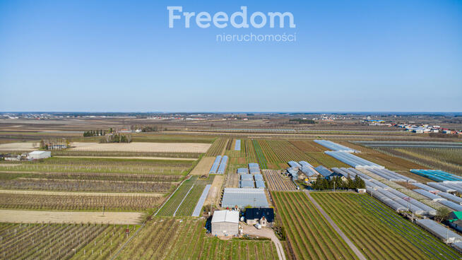 Działka usługowa przy autostradzie S7, 3,37 ha