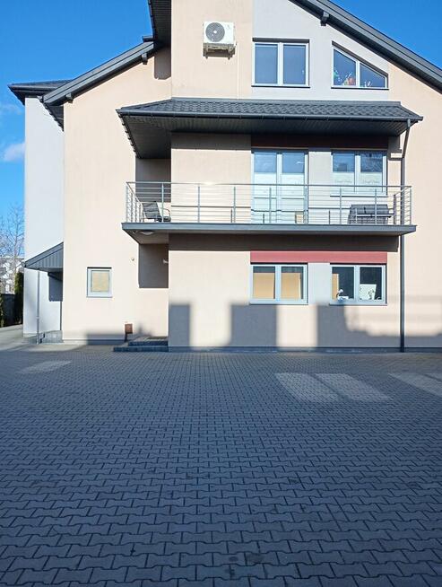 lokal 382 m kw. ,położony na pierwszym piętrze budynku