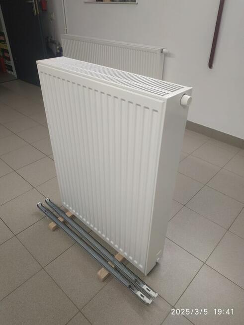 Sprzedam grzejnik pokojowy trzypłytowy Purmo Ventil Compact