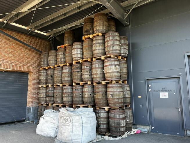 Syndyk sprzeda beczki po piwie