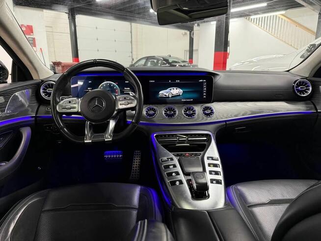 Zadbany, garażowany czarna perła z niewielkim przebiegiem