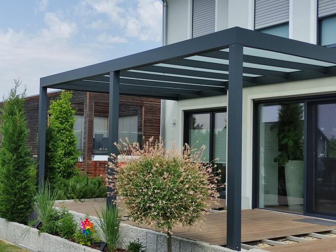 Zadaszenie tarasu, balustrady szklane, daszki szklane