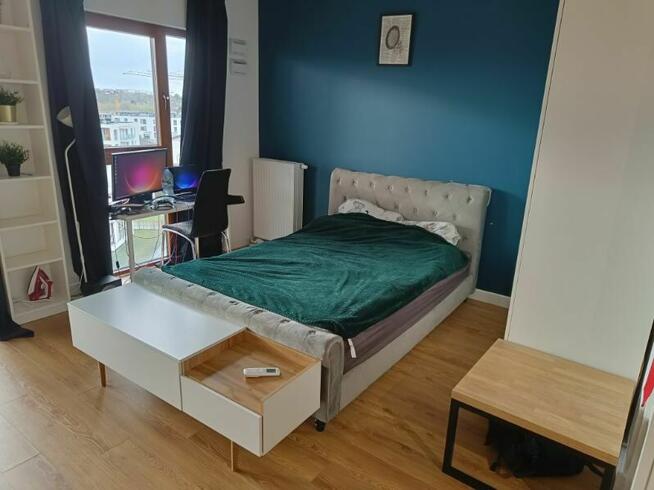 Wynajmę piękną, duża kawalerkę w nowym apartamentowcu.