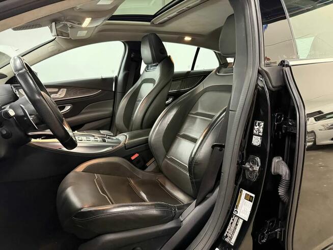 Zadbany, garażowany czarna perła z niewielkim przebiegiem