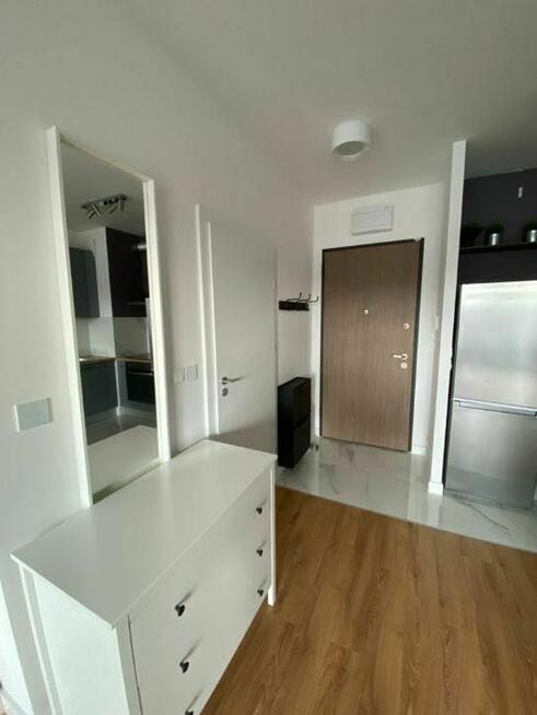 Wynajmę piękną, duża kawalerkę w nowym apartamentowcu.