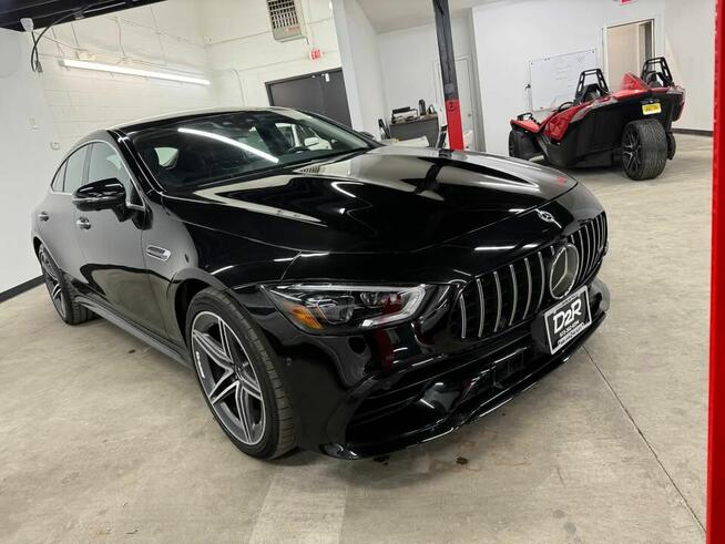 Zadbany, garażowany czarna perła z niewielkim przebiegiem