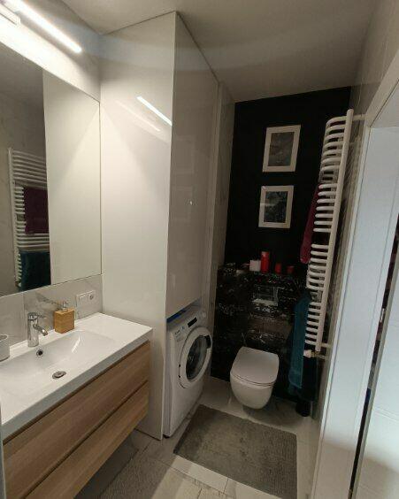 Wynajmę piękną, duża kawalerkę w nowym apartamentowcu.