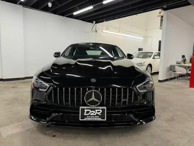 Zadbany, garażowany czarna perła z niewielkim przebiegiem