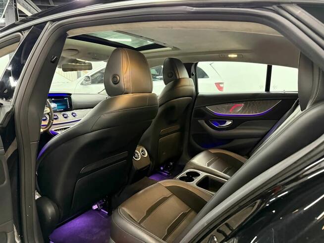 Zadbany, garażowany czarna perła z niewielkim przebiegiem