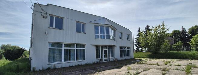 Biurowiec z halą magazynową 1000m2 STRYKÓW