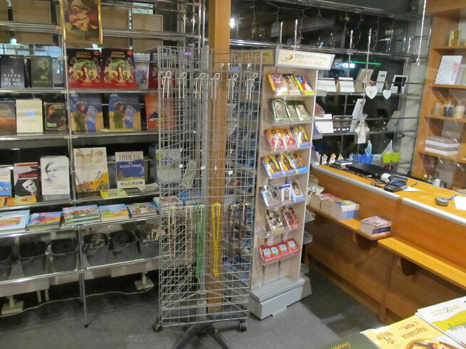 Oddam wyposażenie sklepu